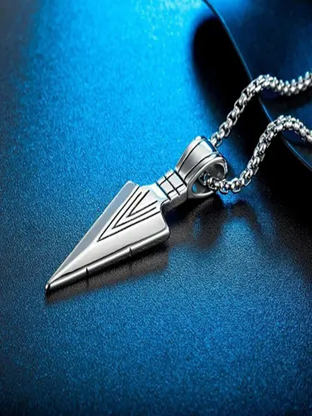 Tiyafashion Men Set Of 2 Arrow-Shaped Pendants With Chains