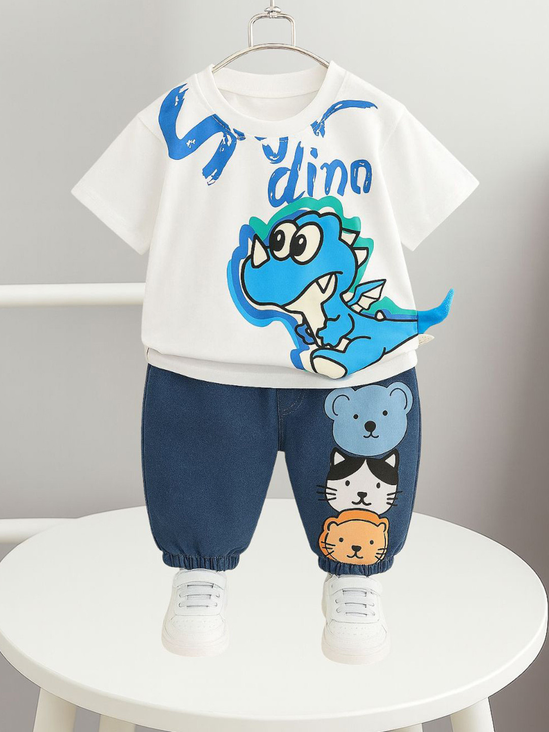 Googo Gaaga Boys Printed Round Neck T-shirt & Joggers