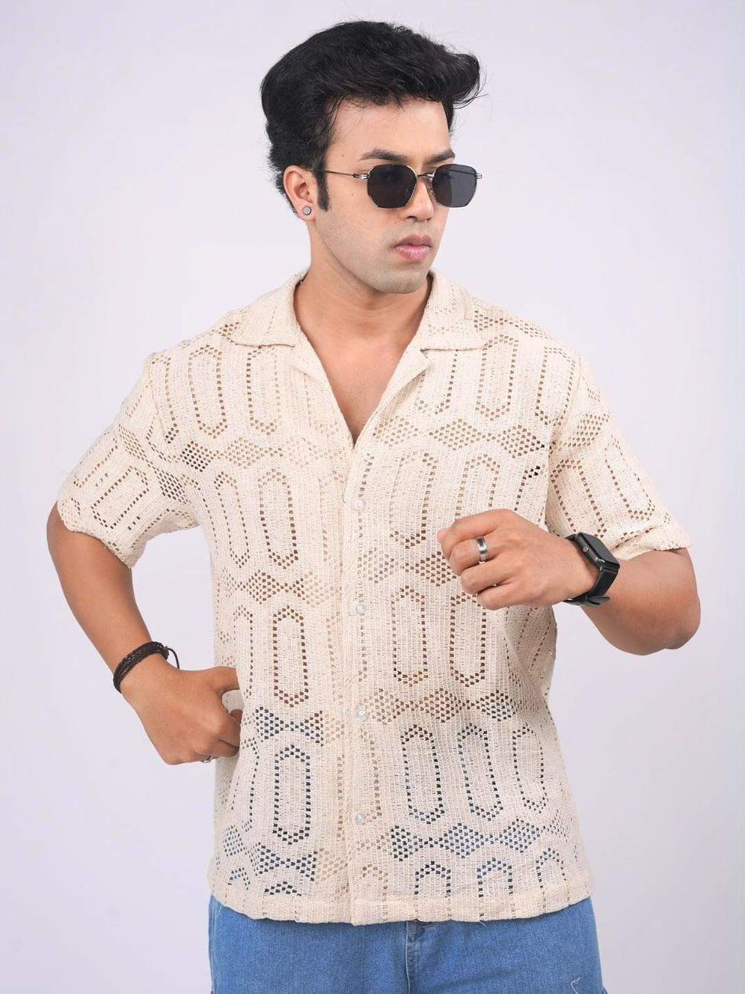 Eszett Modern Fit Self Design Spread Collar Short Sleeves Cotton Regular Fit Shirt