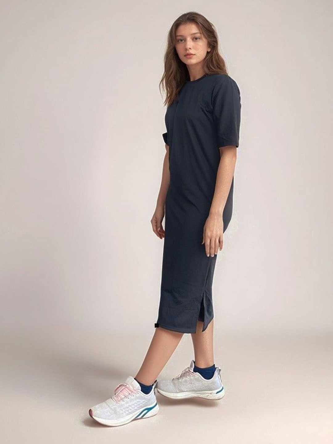 Outzidr Women Round Neck Back Slits T-shirt Midi Dress