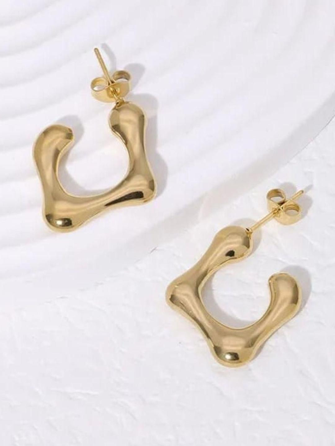 Estailo fashion Gold Plated Contemporary Halfd Hoop Earrings