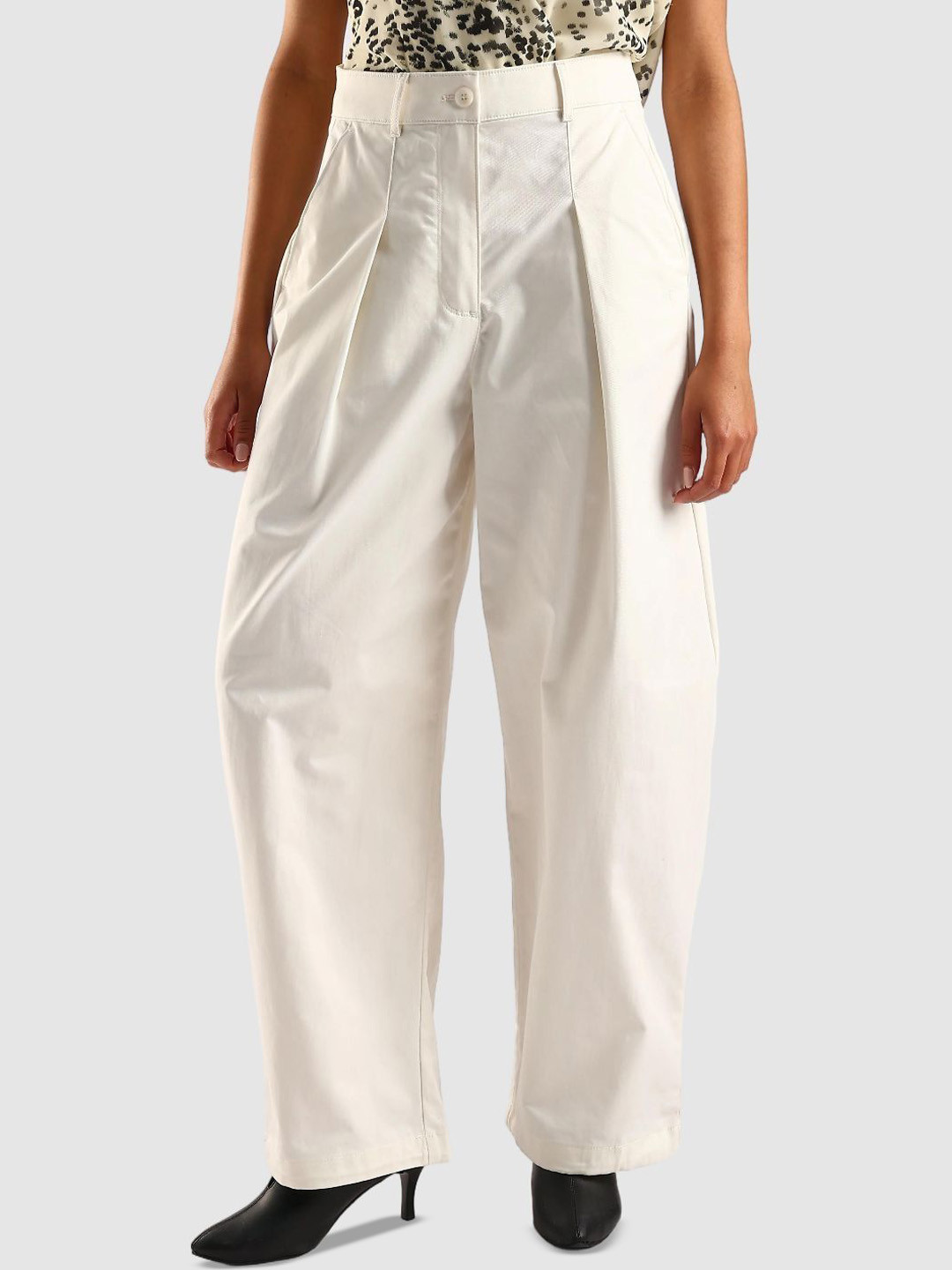 Calvin Klein Jeans Women Cotton High-Rise Loose Fit Pleated Trousers