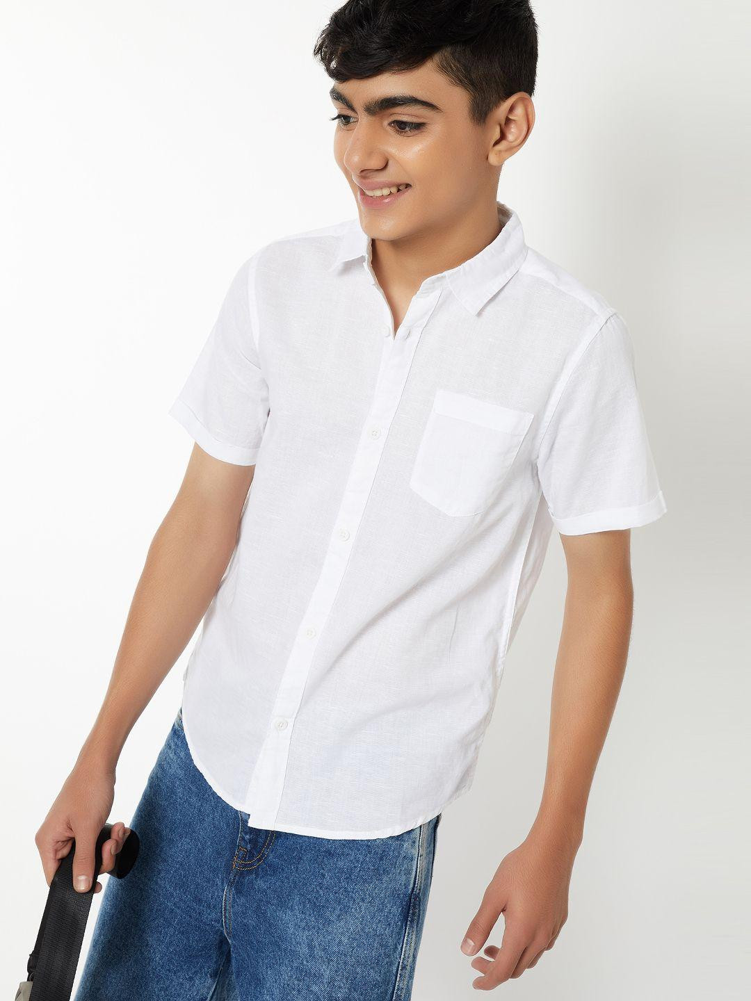 max Boys Solid Spread Collar Pure Cotton Casual Shirt