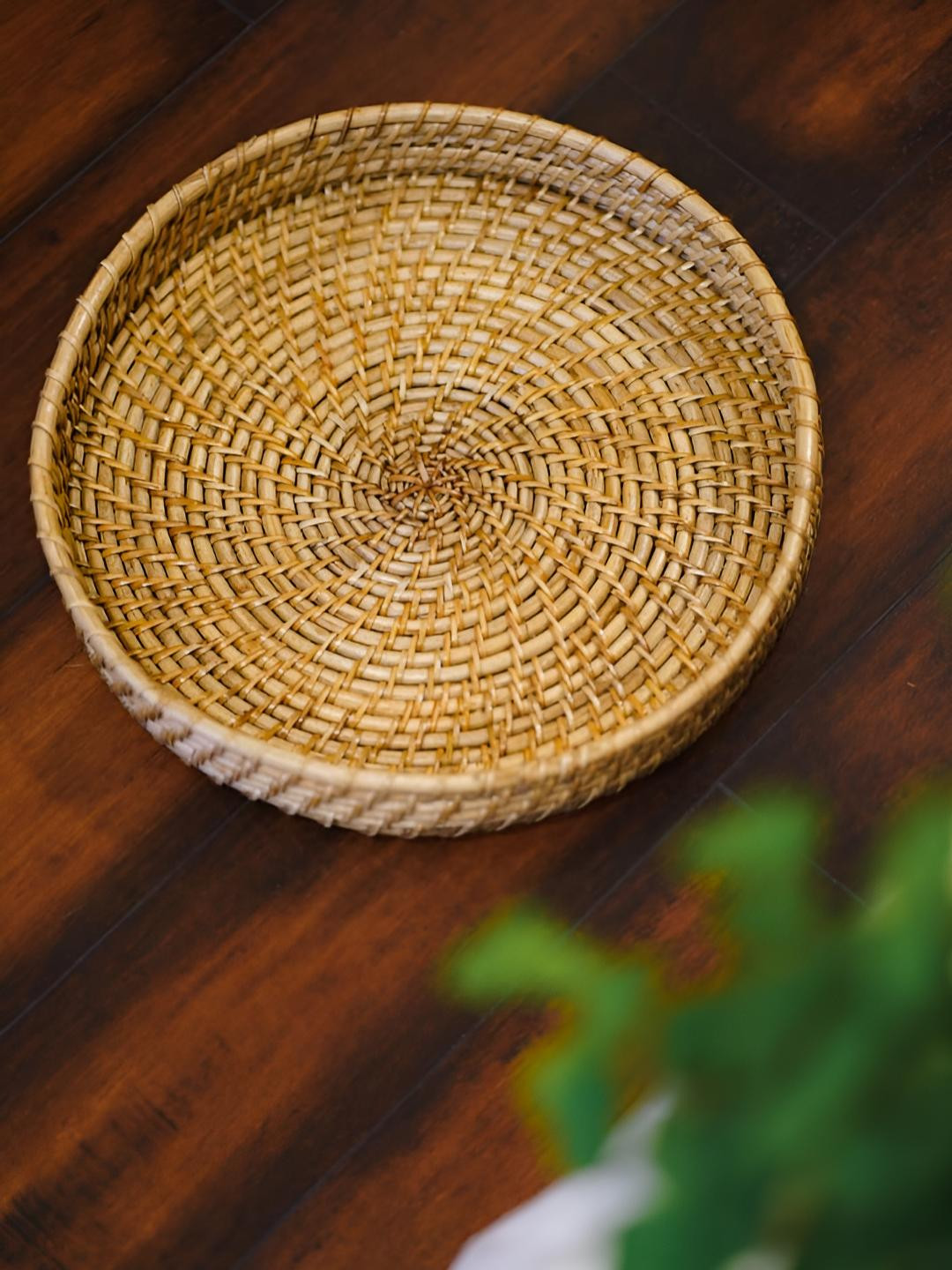 THE ASSAM ADMIRATION Beige Round Serving Tray