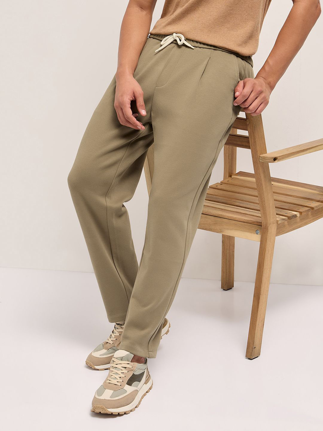 THE BEAR HOUSE Men Regular Fit Mid-Rise Casual Trouser With Elasticated Waistband