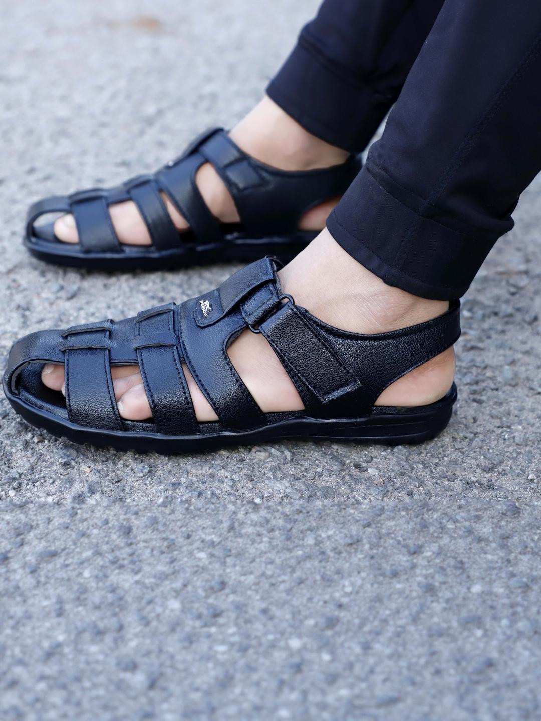 WHITE WALKERS Men Black Sandals