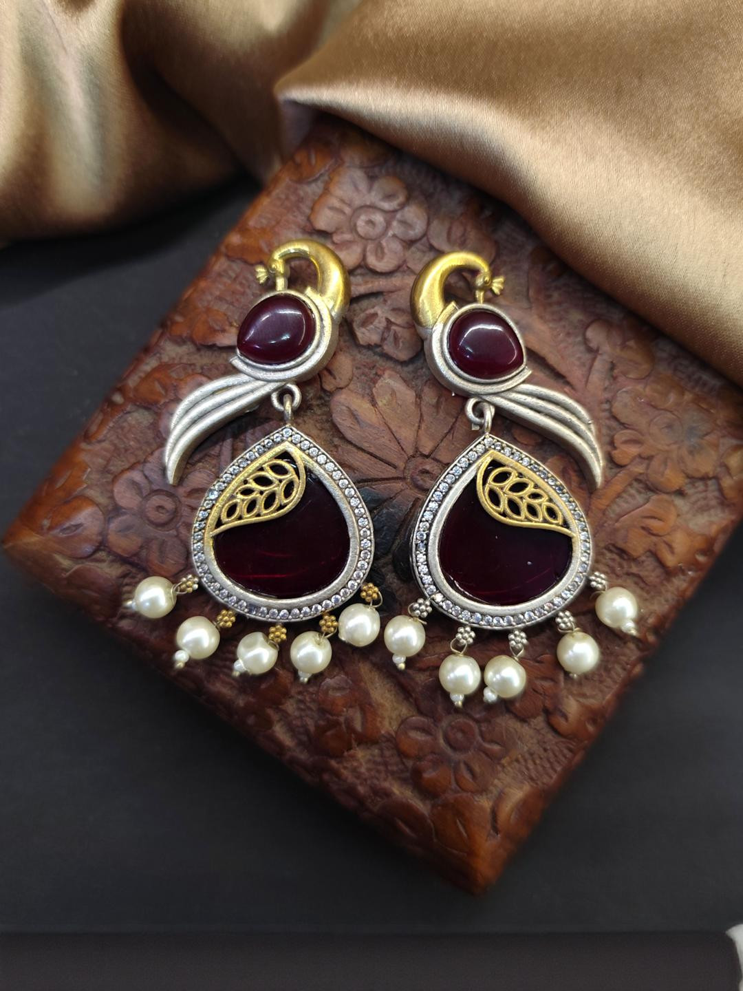 ATTIRE ICON  Silver Earrings