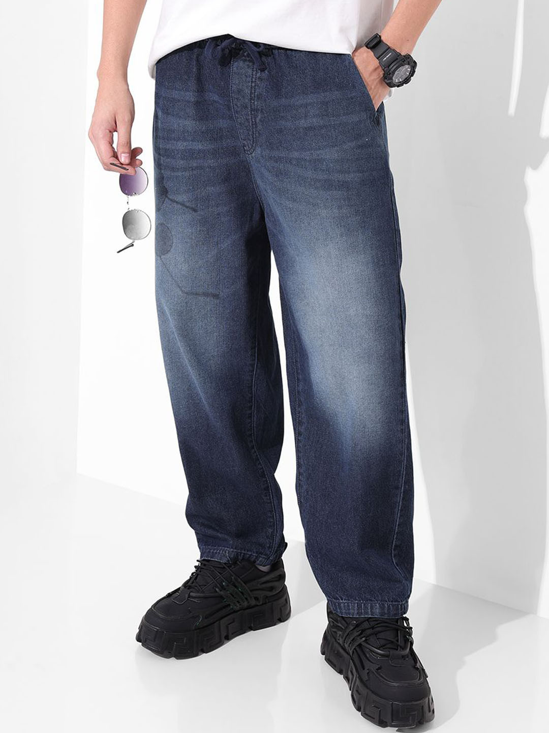 The Indian Garage Co Men Barrel Fit Mid-Rise Clean Look Heavy Fade Jeans