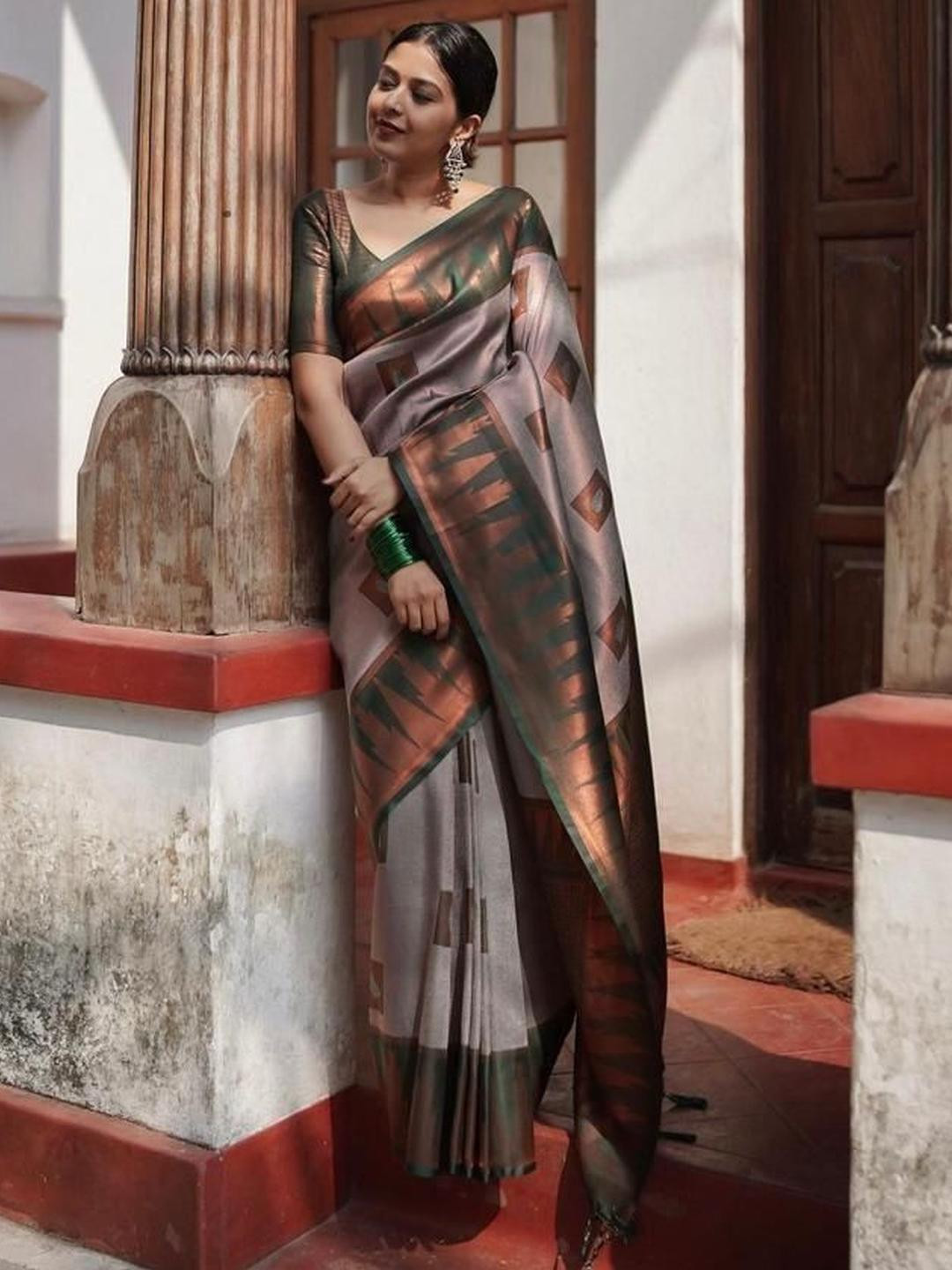 RUNAYA NX Soft Woven Design Zari Saree