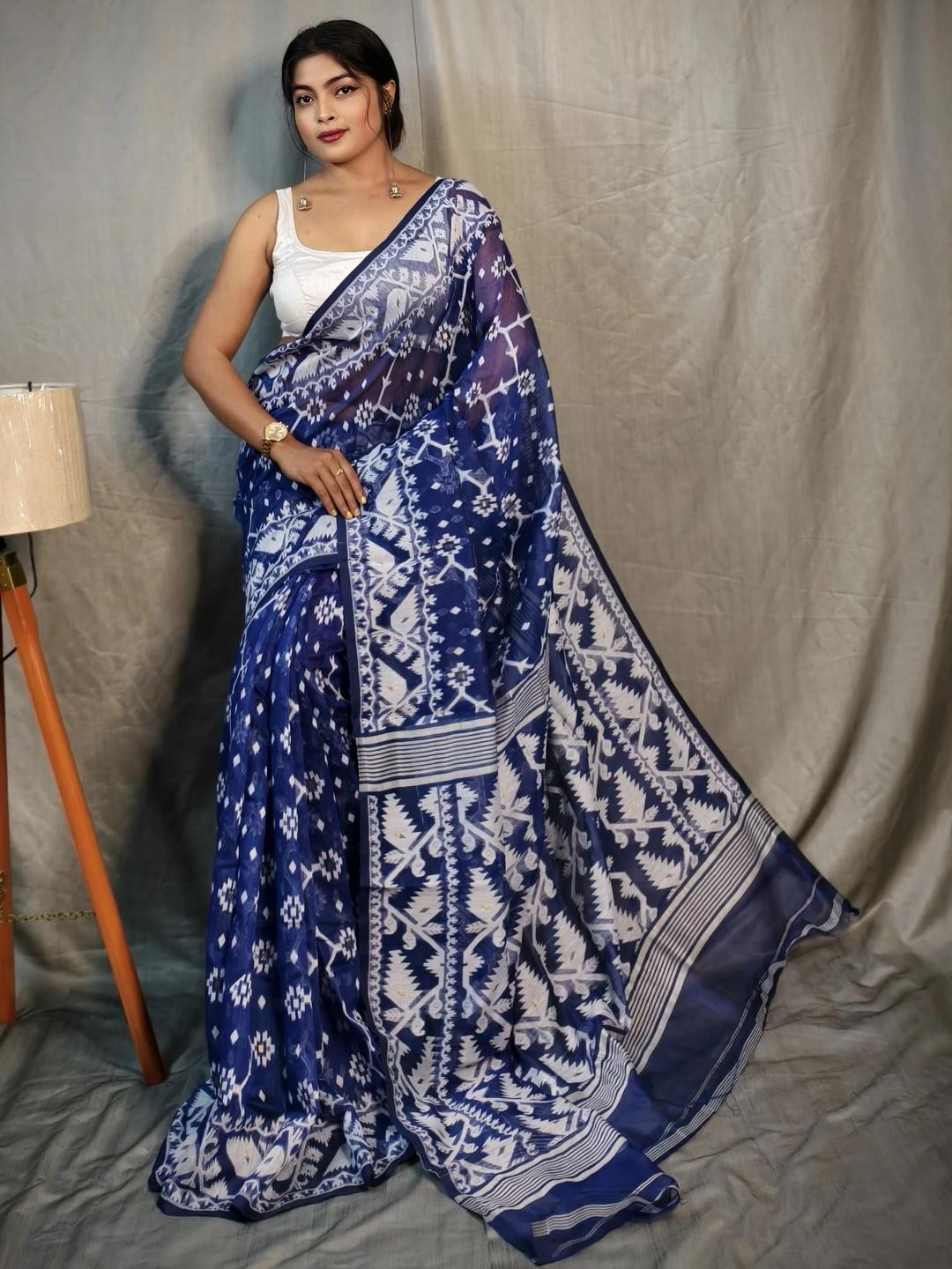 BALIKA TEXTILE Women Blue Sarees