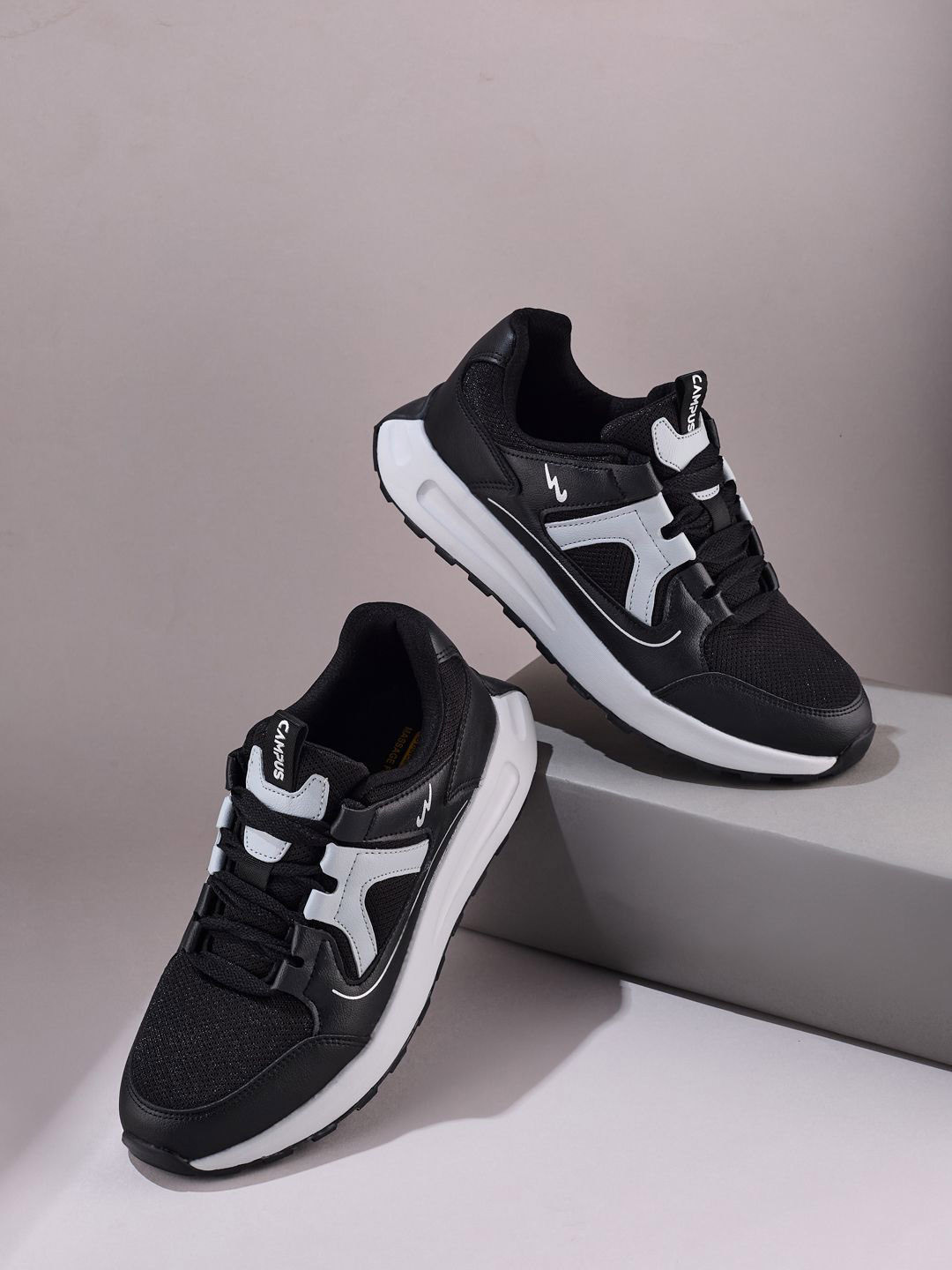 Campus Men STROLLER Colourblocked Sneakers