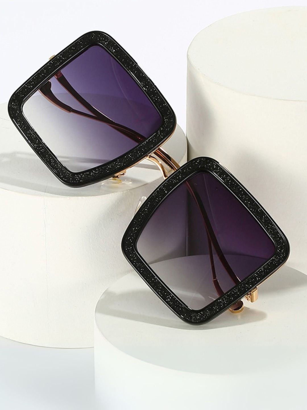 Secret Lives Unisex Plastic Sunglasses With Protection Gradient Polycarbonate Lens UV400