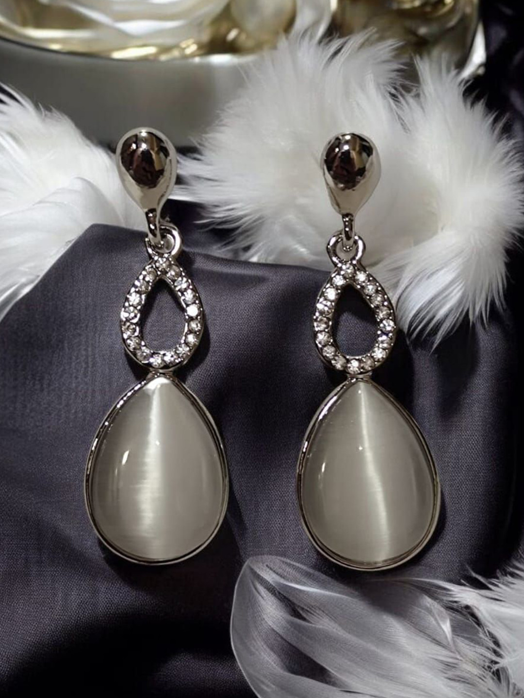 Awaglamm Fashion Silver-Plated Artificial Stones Studded Teardrop Shaped Drop Earrings