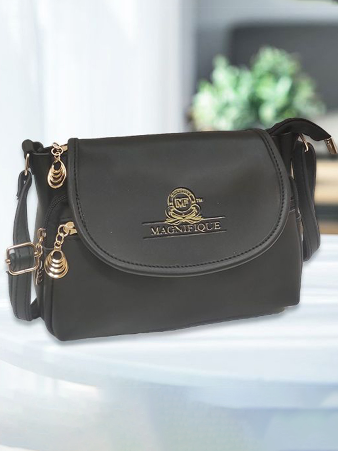 CANDY BAGS Women Solid Structured Zip Detail Sling Bag
