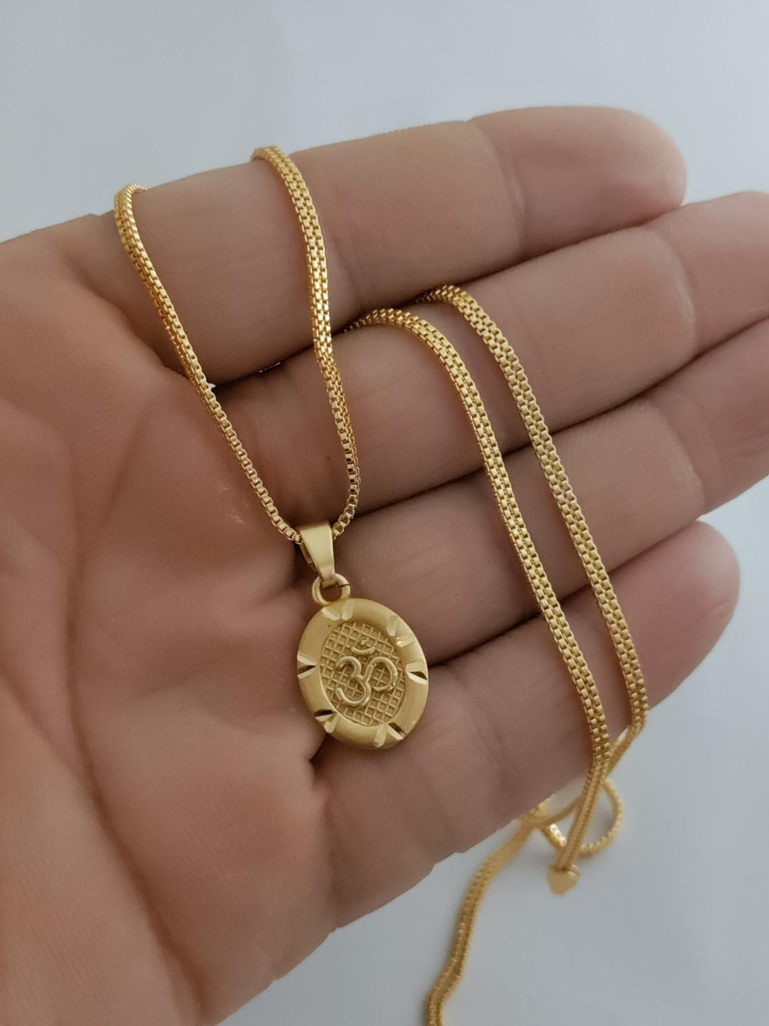Women Gold Pendant chain