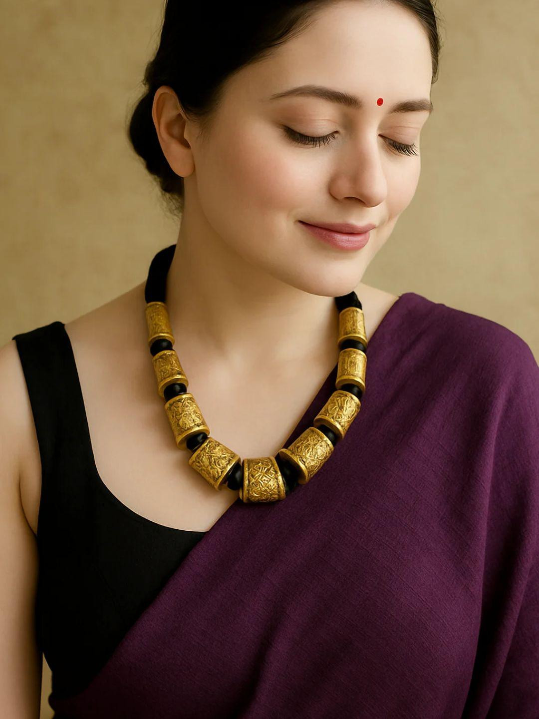 A Local Tribe Women Gold Necklace and Chains