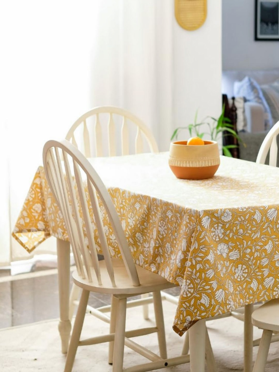 The Yard House Mustard Fields Anti-Slip Wipeable Cotton Rectangular 6-Seater Table Cover