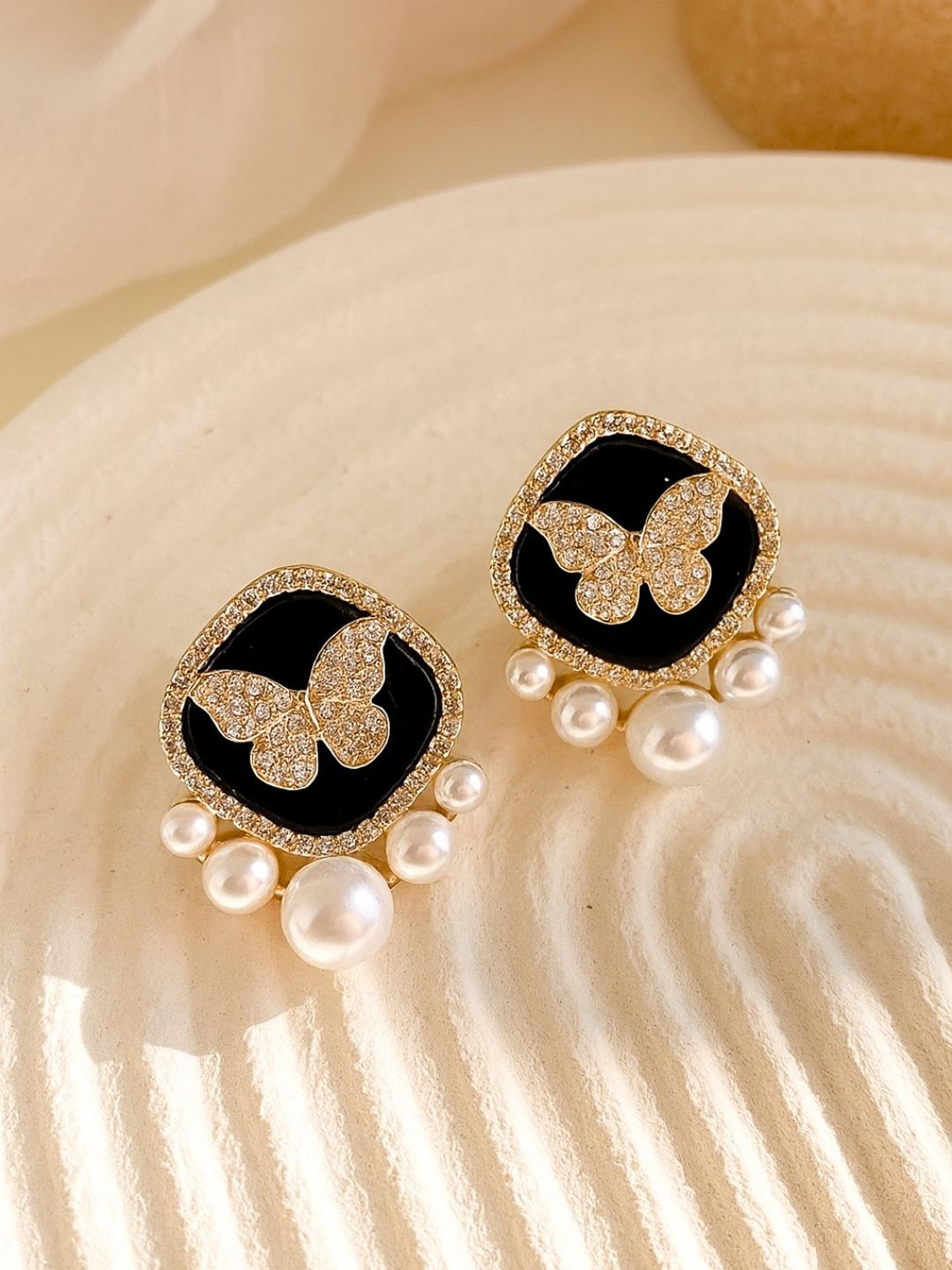 COOLWOOL Gold-Plated Korean Pearls Beaded Butterfly Shaped Studs