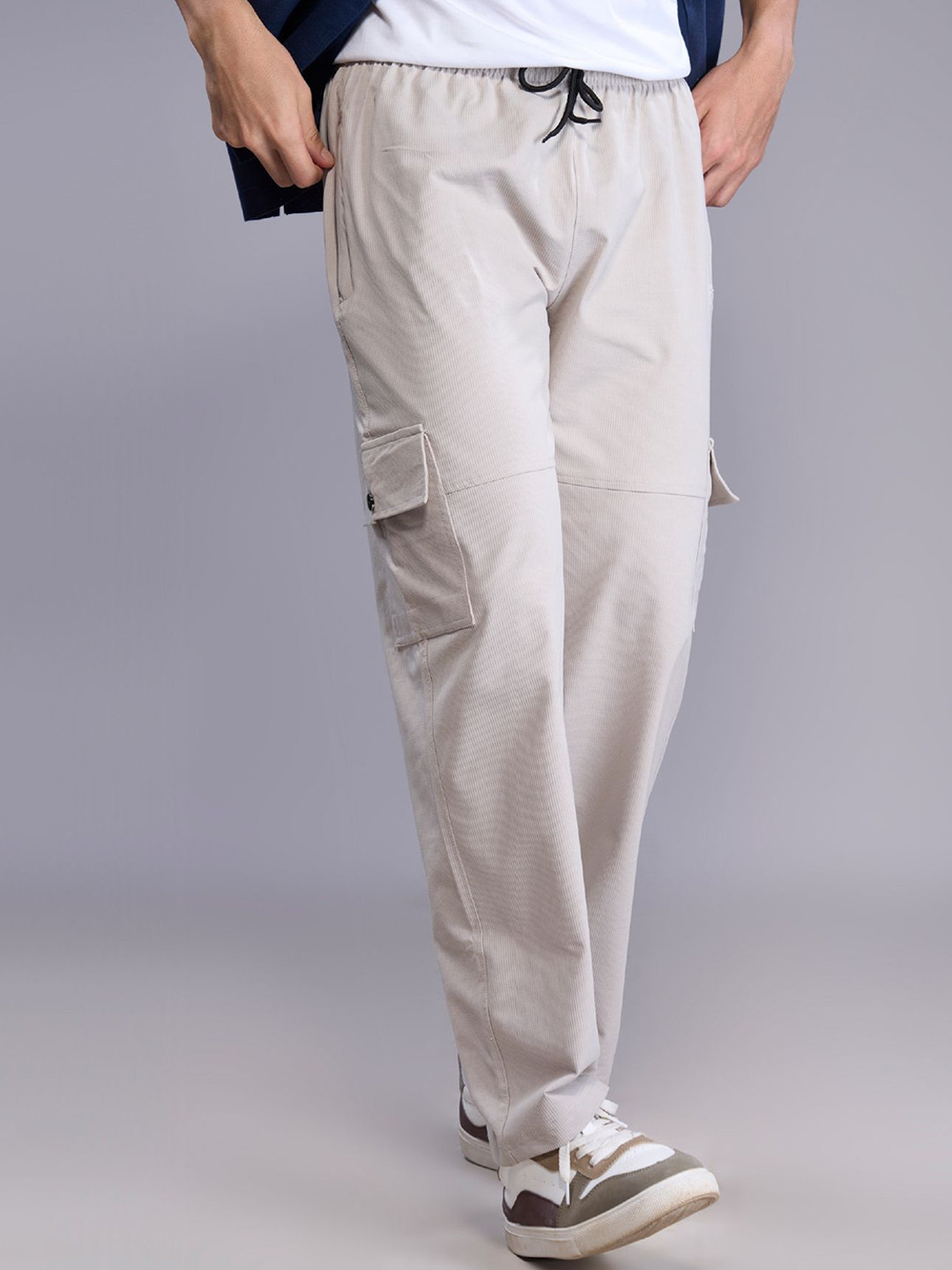 JINXER Men Solid Straight Fit Mid-Rise Cargos
