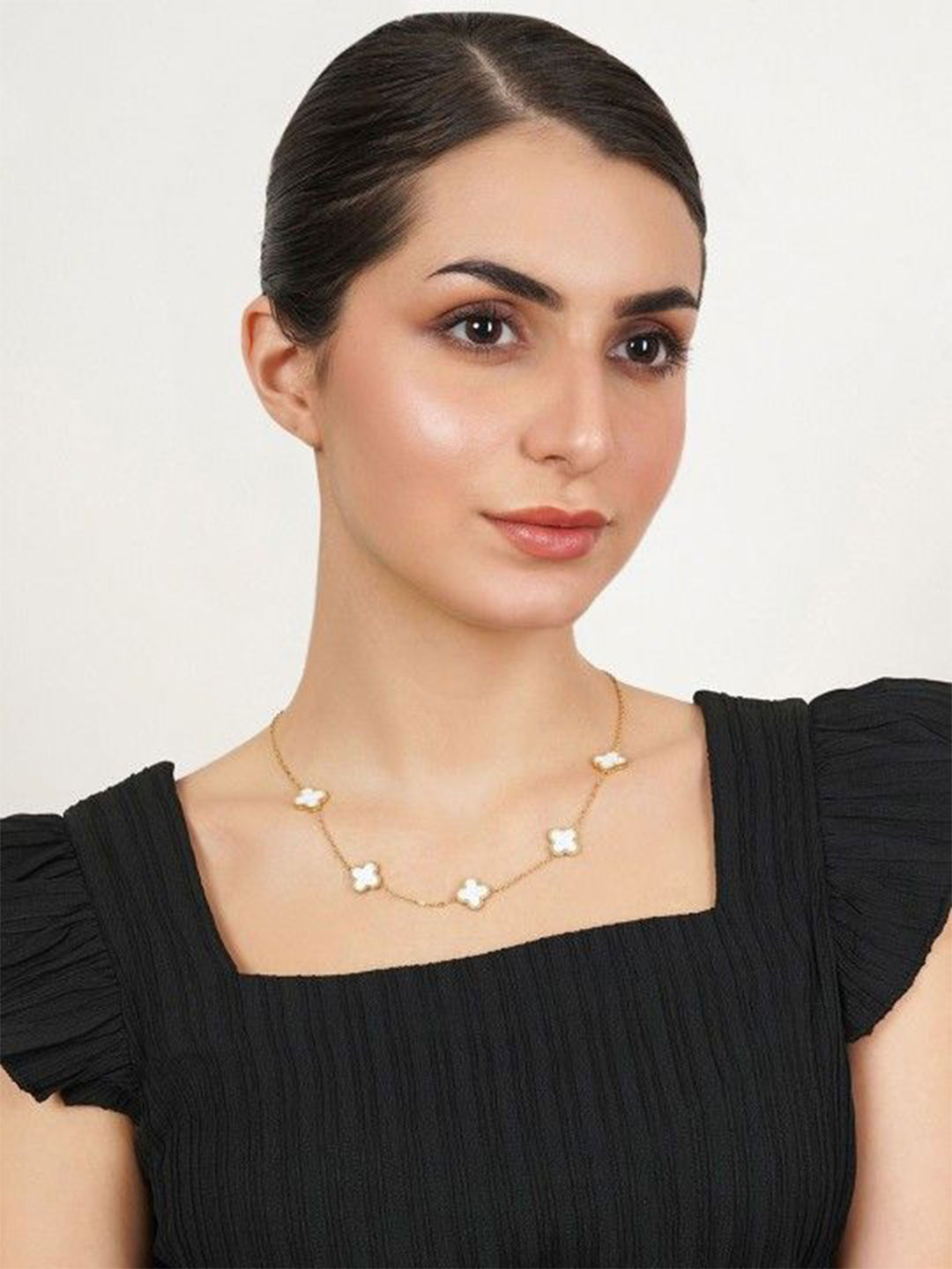 Winnifred Stainless Steel Gold-Plated 5 Gold Clover Minimal Necklace