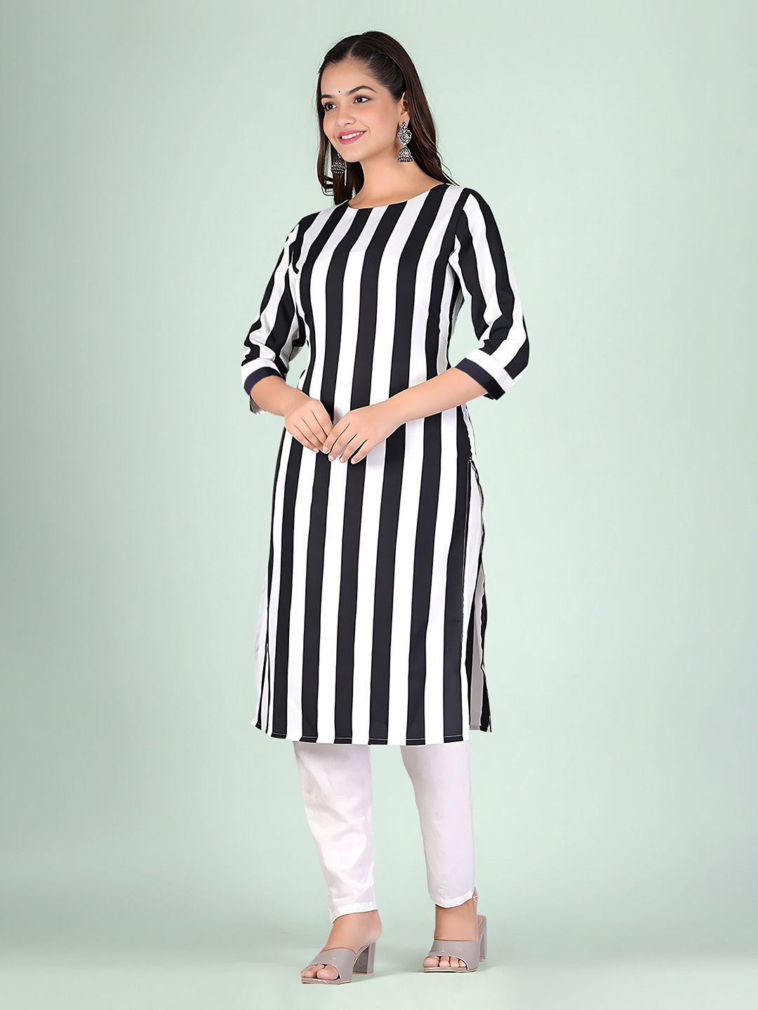 Dream Beauty Fashion Women Striped Daily Straight Kurta