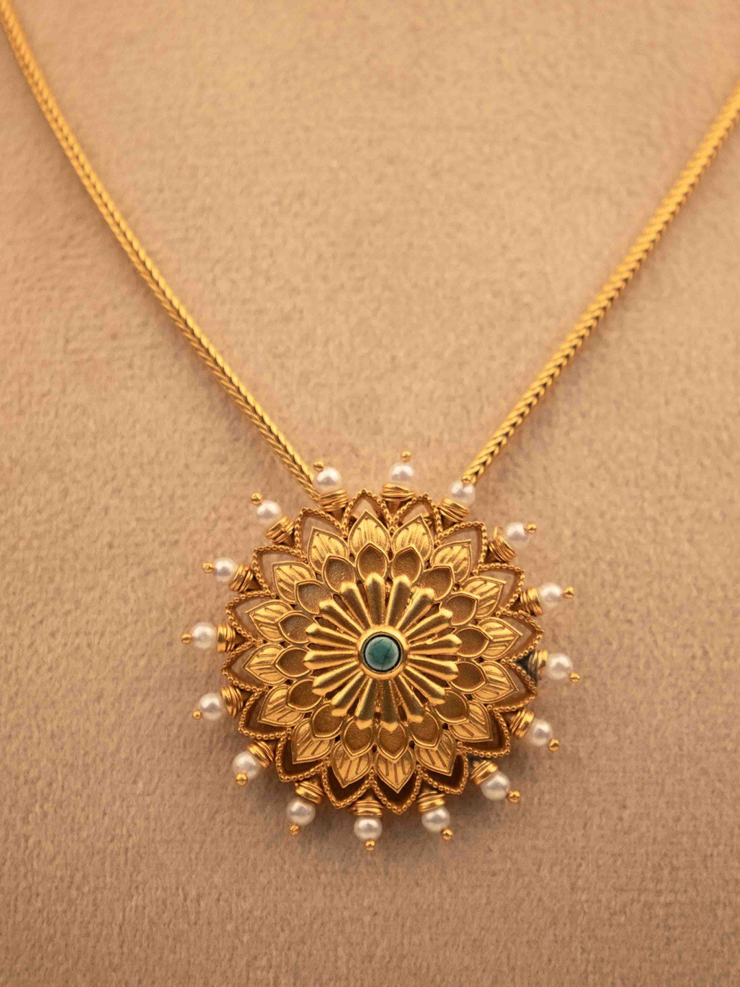 Shyle 925 Sterling Silver Gold-Plated Pearls Beaded Flower Necklace