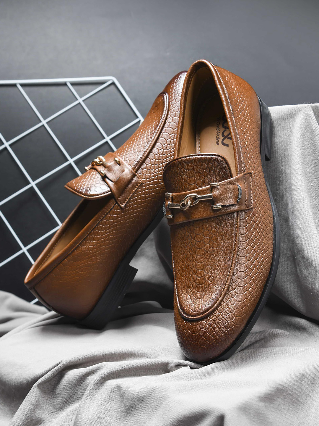 WAVE WALKER RELAX Men Textured Arch Support Lightweight Loafers