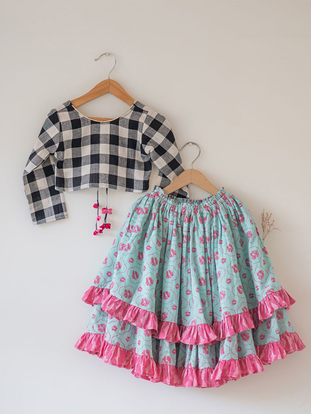 LOVE THE WORLD TODAY Infants Girls Checked Tie-Ups Neck Cotton Ready to Wear Lehenga & Top