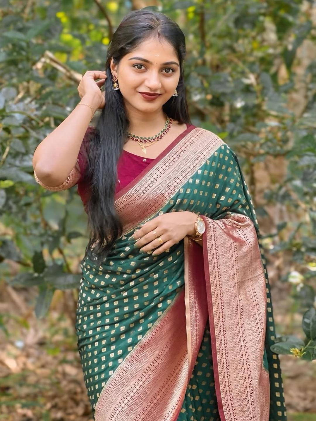 Banarasi Digital Printed Silk Saree with Floral Design & Luxurious Weave Pallu Saree