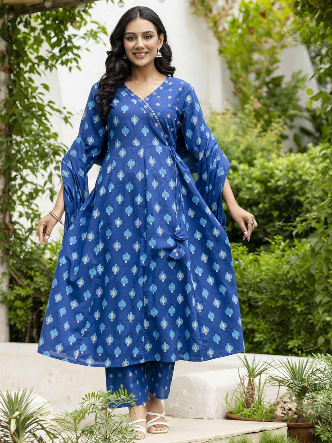 POSHART FASHION AS UNIQUE AS YOU ARE Women Floral Printed Regular Pure Cotton Kurta Sets