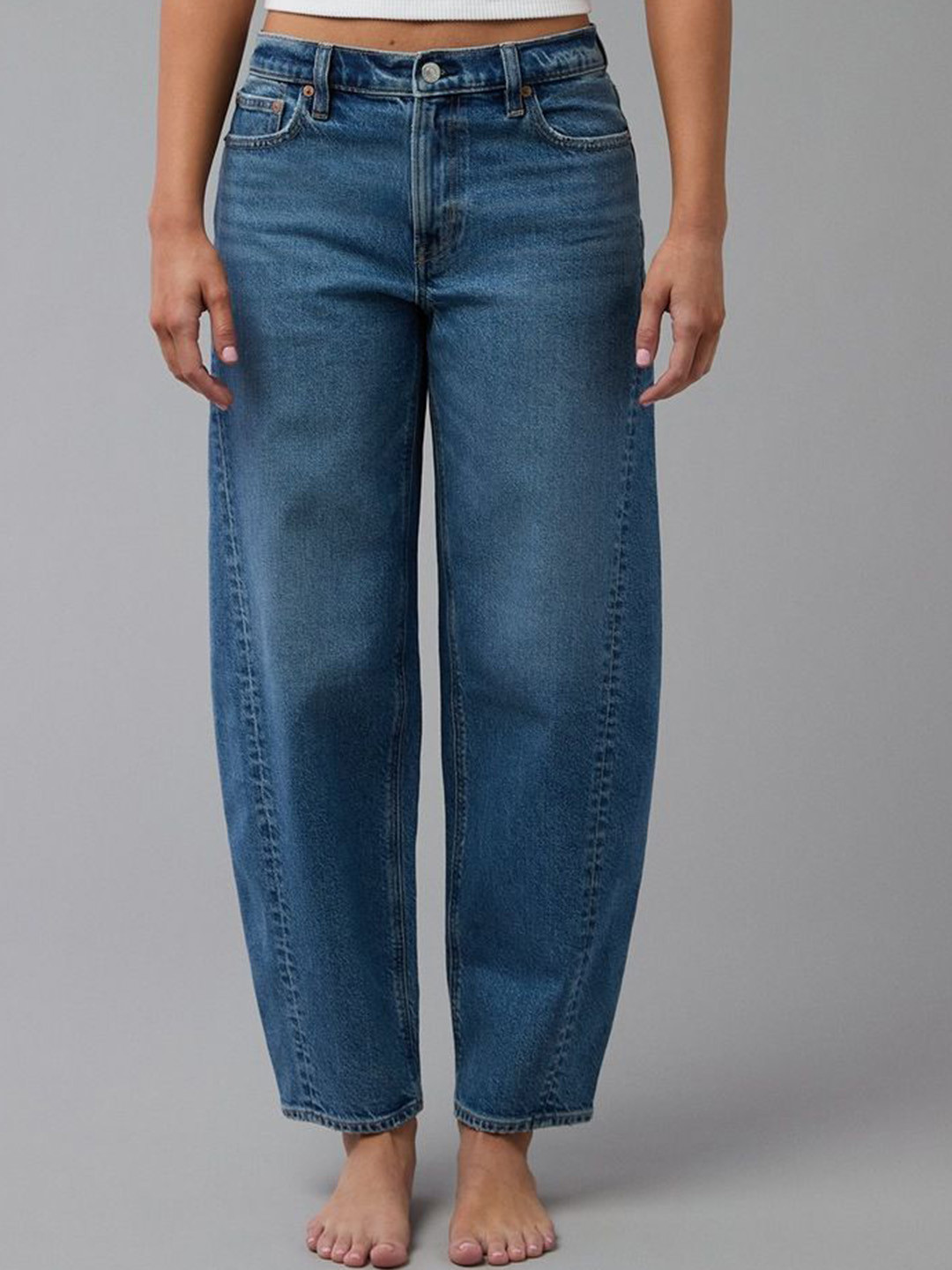 AMERICAN EAGLE OUTFITTERS Women Barrel Fit Mid-Rise Clean Look Light Fade Jeans