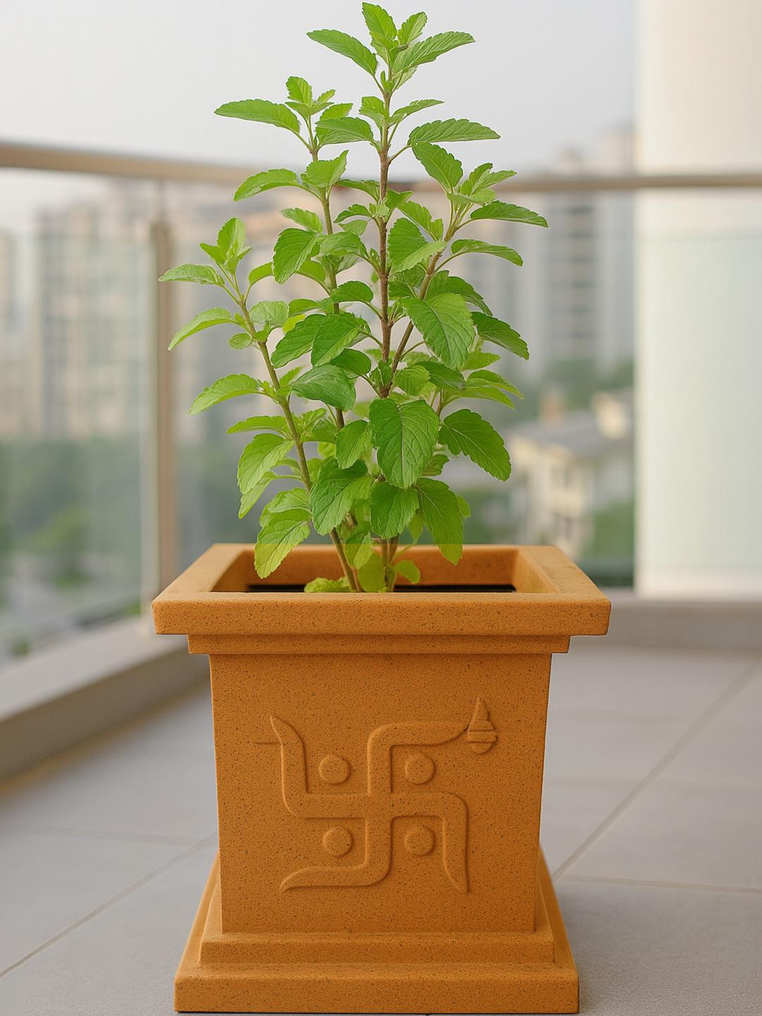 Go Hooked 9 Inch Pot Traditional Planter