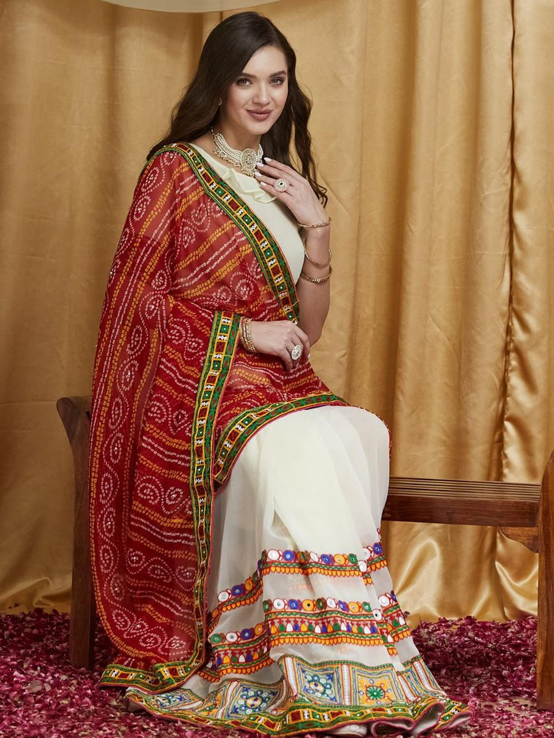 KAVINDI Bandhani Printed Mirror Work Pure Georgette Saree With Unstitched Blouse Pieces