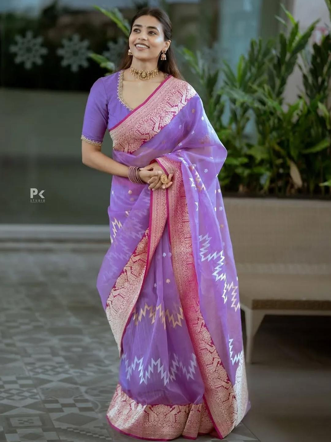 Banarasi Digital Printed Silk Saree with Floral Design & Luxurious Weave Pallu Saree