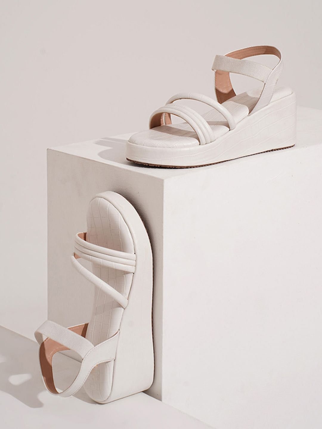 Froh Feet Textured Wedge Heel Sandals