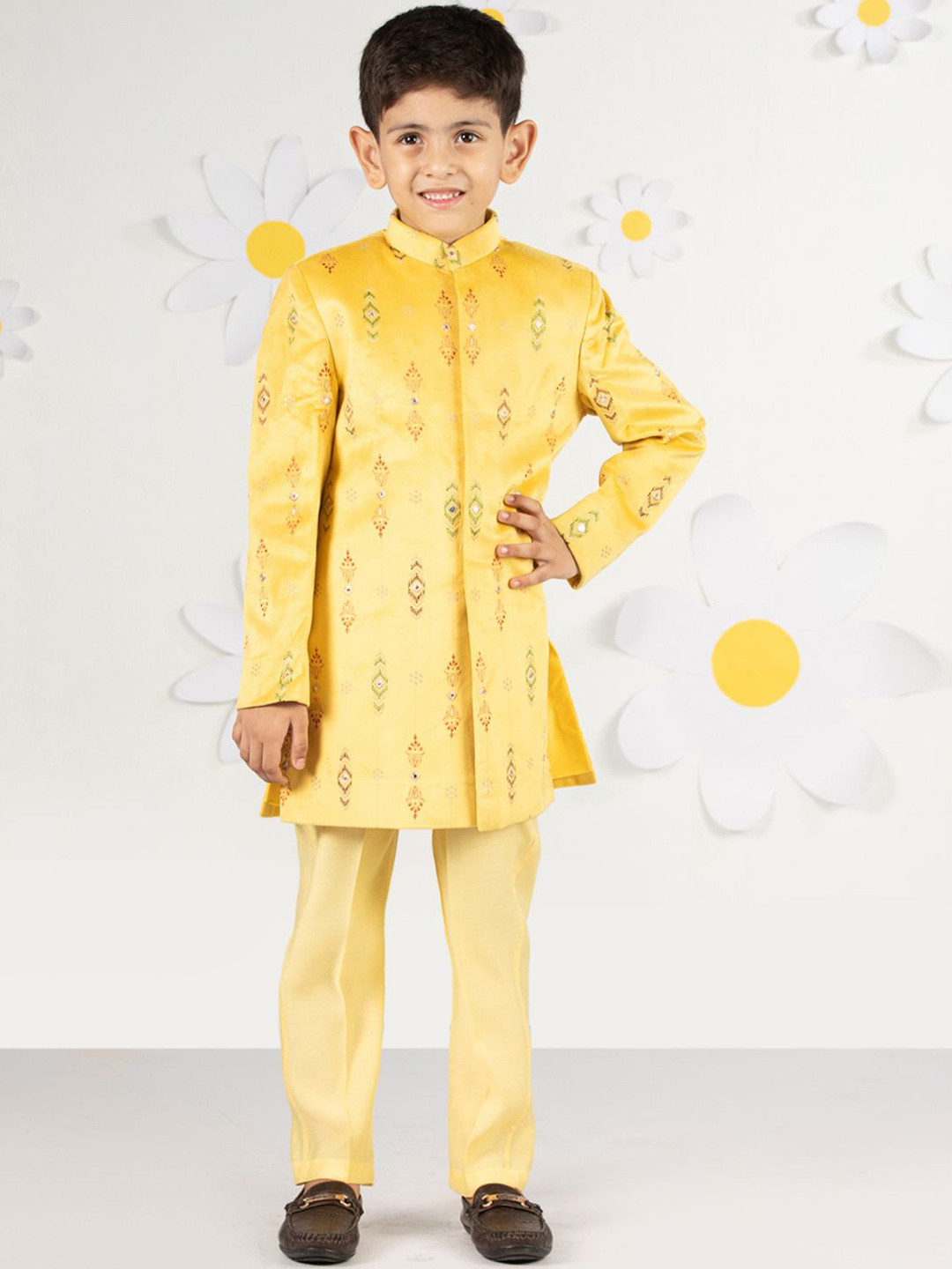 VASTRAMAY Boys Embroidered Velvet Full Sleeves Indo Western Set