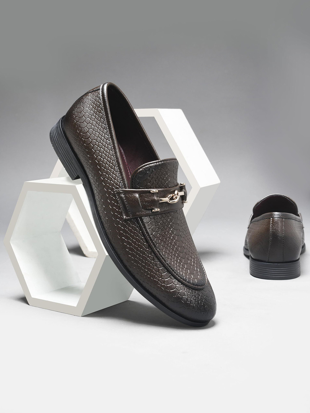 WAVE WALKER Men Textured Slip-On Loafers with Western - Embellished