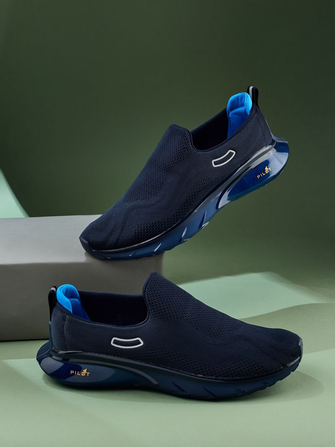 Campus Men GADGET Mesh Walking Non-Marking Shoes