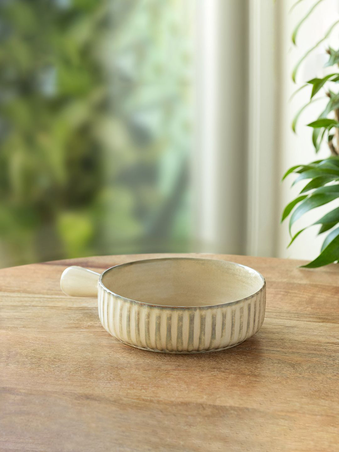 ExclusiveLane 'Cream Dawn' Porcelain Serving Bowls - 740 ML