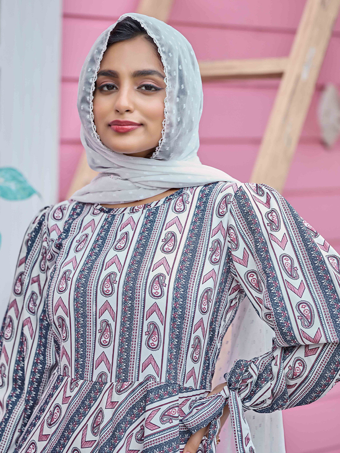 SARINKU Paisley Printed Fit & Flare Abaya Maxi Dress