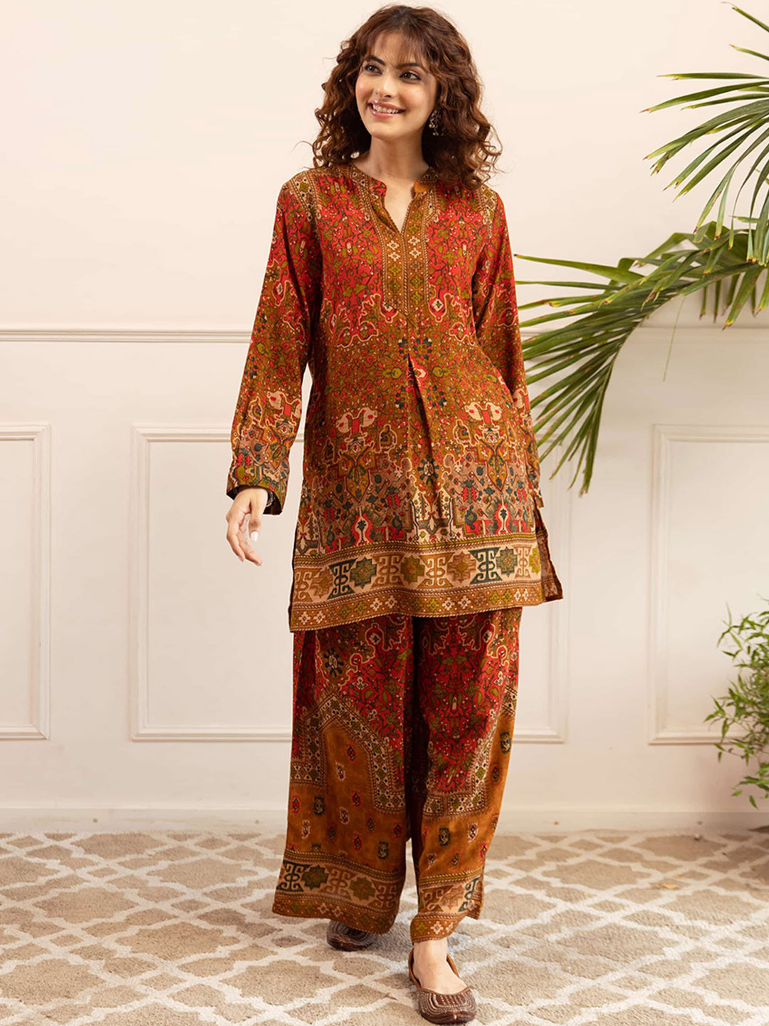 Spera Women Printed Regular Kurta with Palazzos