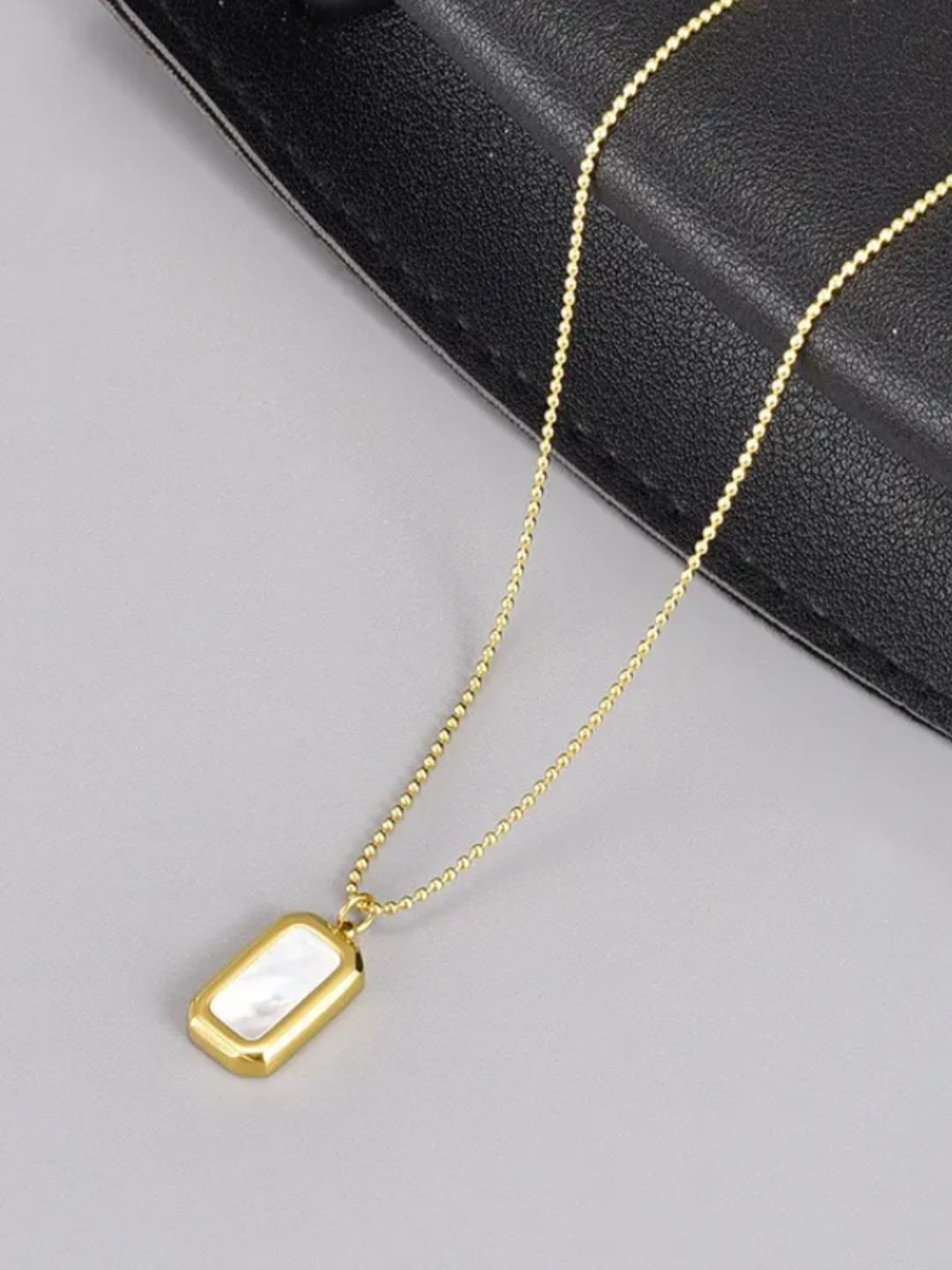 V FASHION JEWELLERY Gold-Plated Rectangle Pendants with Chains