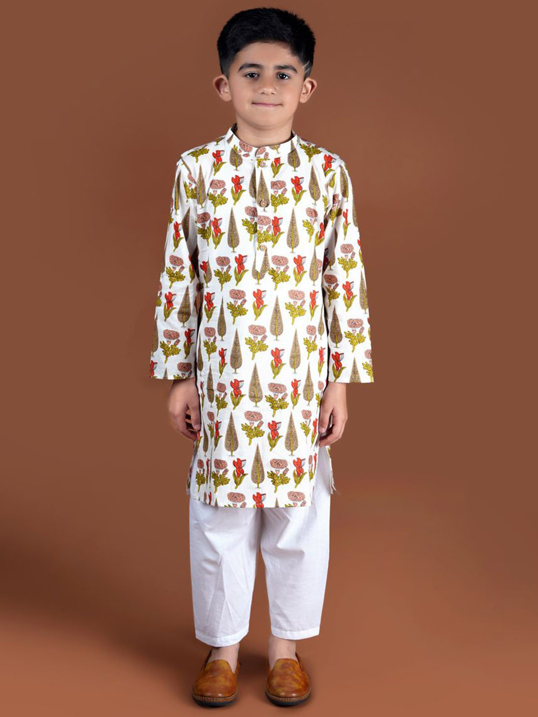 Kalp Gulbhag Boys Floral Printed Mandarin Collar Pure Cotton Straight Kurta With Trouser