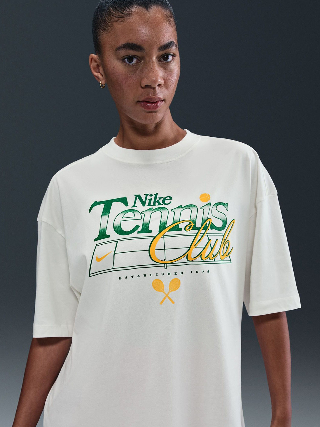 Nike Sportswear Oversized Graphic T-Shirt