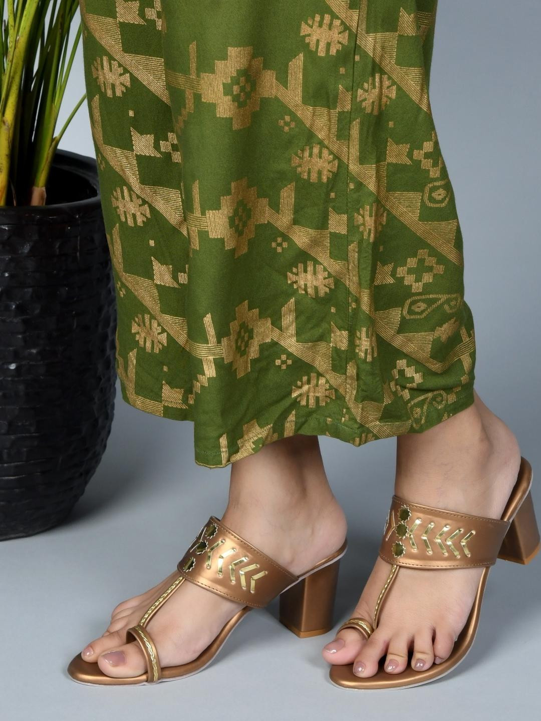 SHUNYA FOOTWEAR Women Copper Sandals
