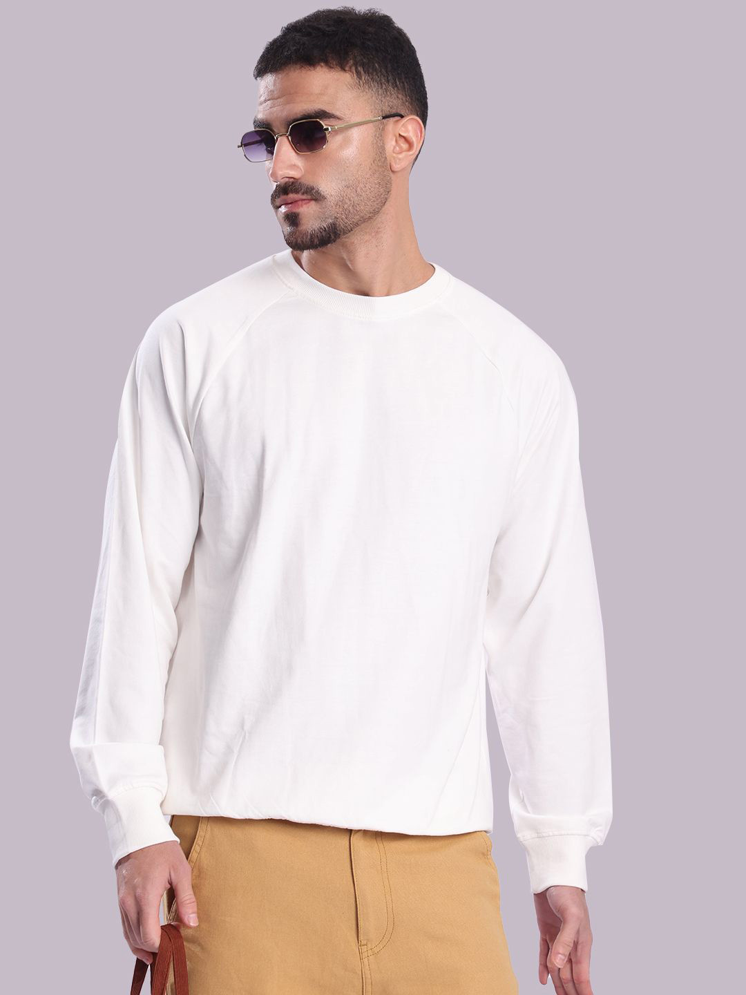 Bene Kleed Men Off White Relax Fit Raglan Lightweight Sweatshirt