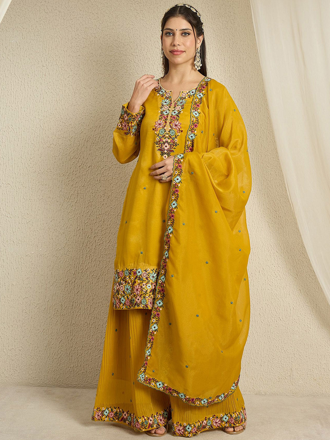 Miss Ethnik Women Ethnic Motifs Embroidered Thread Work Organza Kurta Set With Dupatta