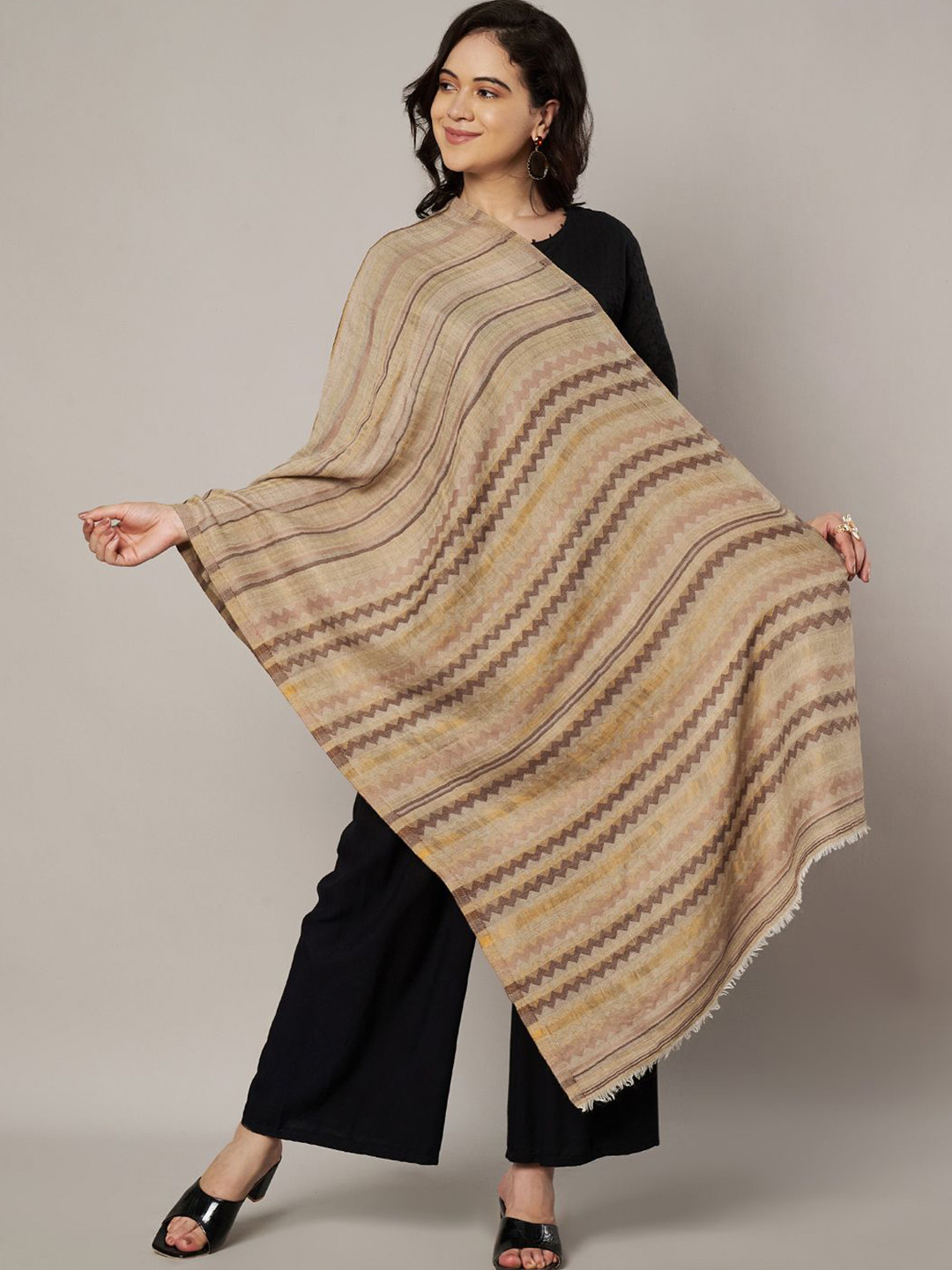 MUFFLY Women Zig-Zag Pattern Reversible Woven Stole with Fringed