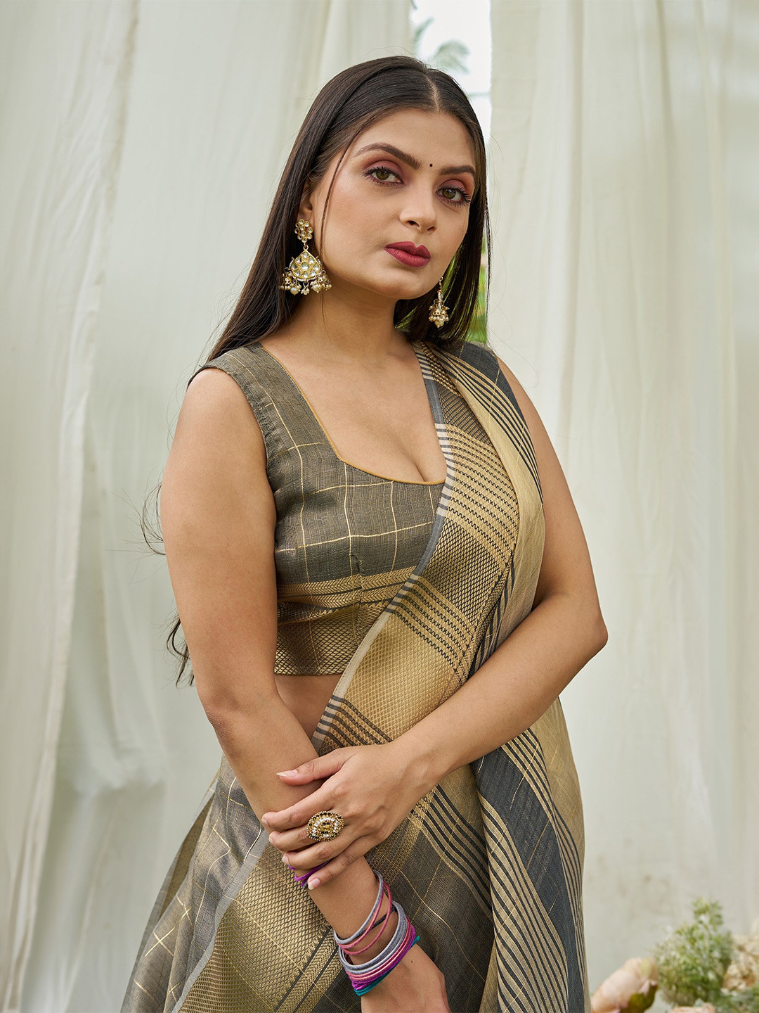 APARRA Checked Zari Tissue Saree
