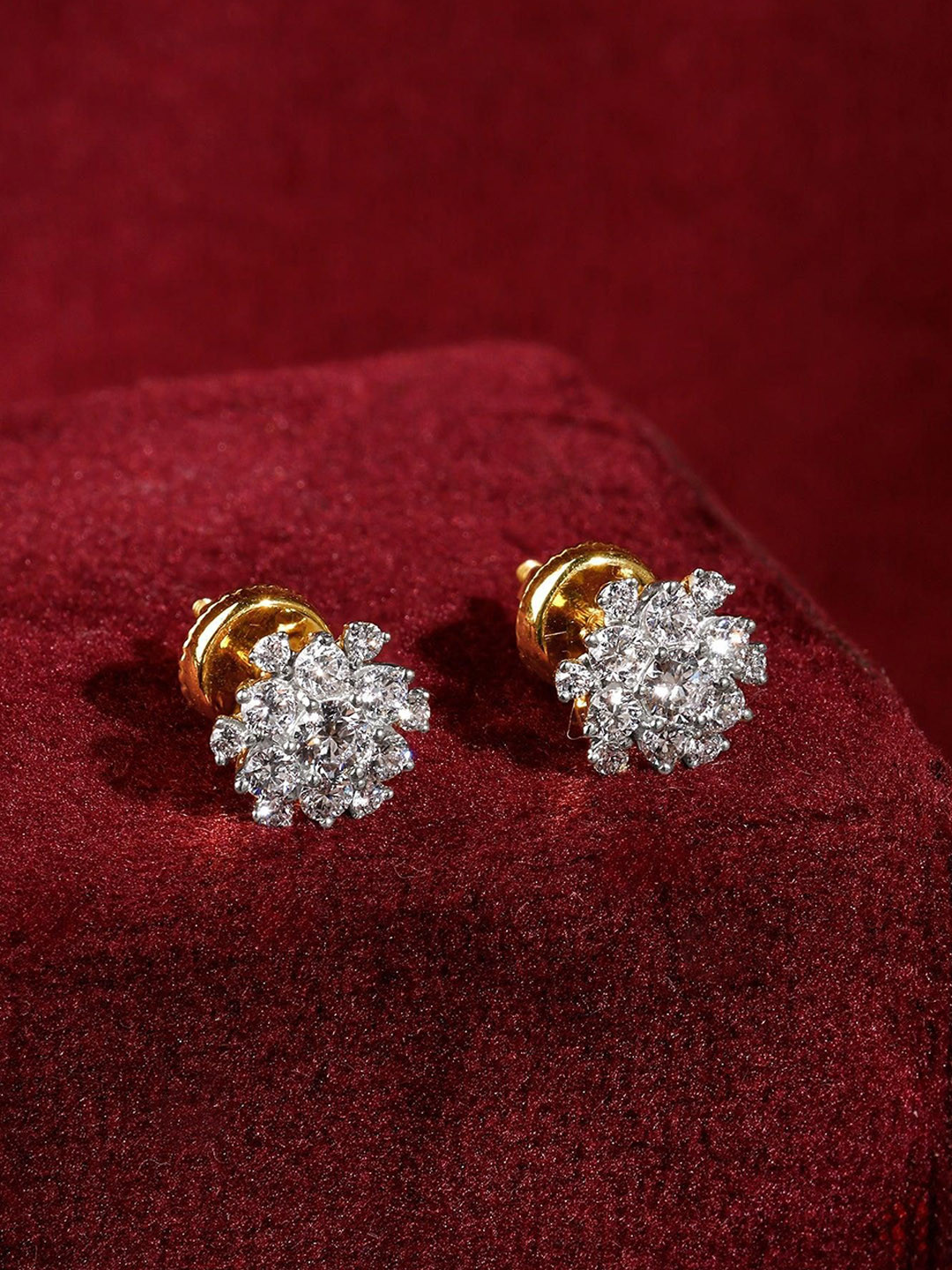 GIVA Women 14KT Gold Starry Splash Lab Grown Diamond Studs-1.36 gms